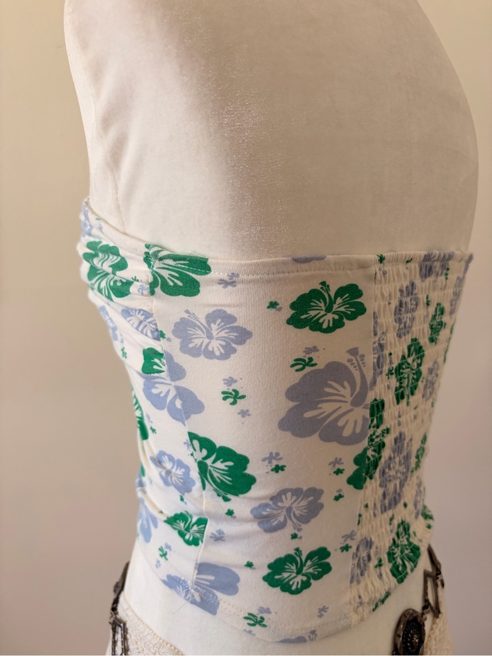 Harlow Hibiscus Keyhole / Halter Ruched-Bust Tank Top - Picture 3 of 3